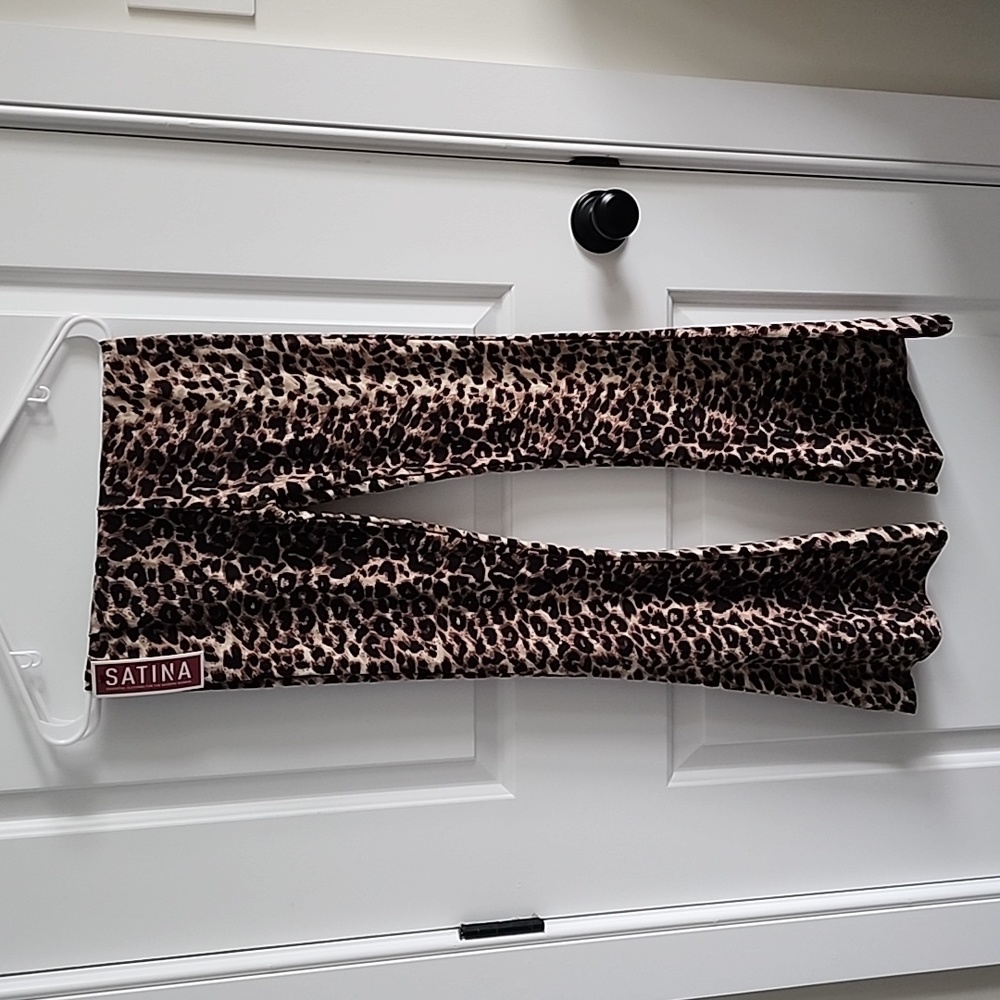 Satina Womens Leopard Print Legging, Size Small